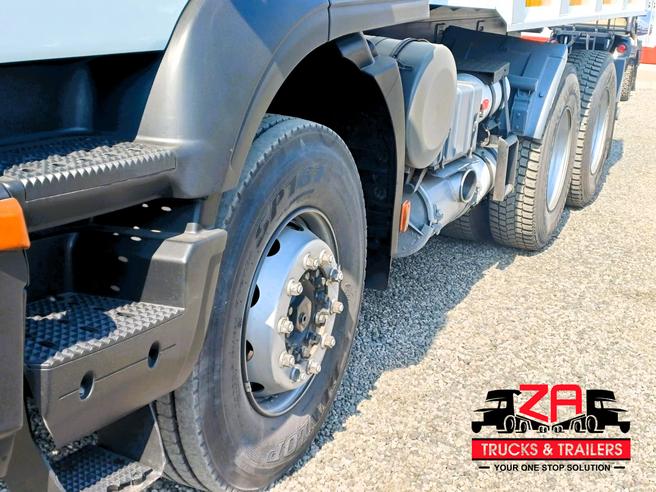 2020 IVECO TRAKKER 440 10 CUBE TIPPER #11315